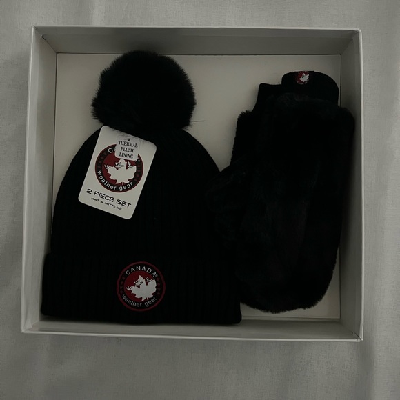 NEW Canada Weather Gear - Hat and Mittens ( Set / NIB) - Picture 2 of 3